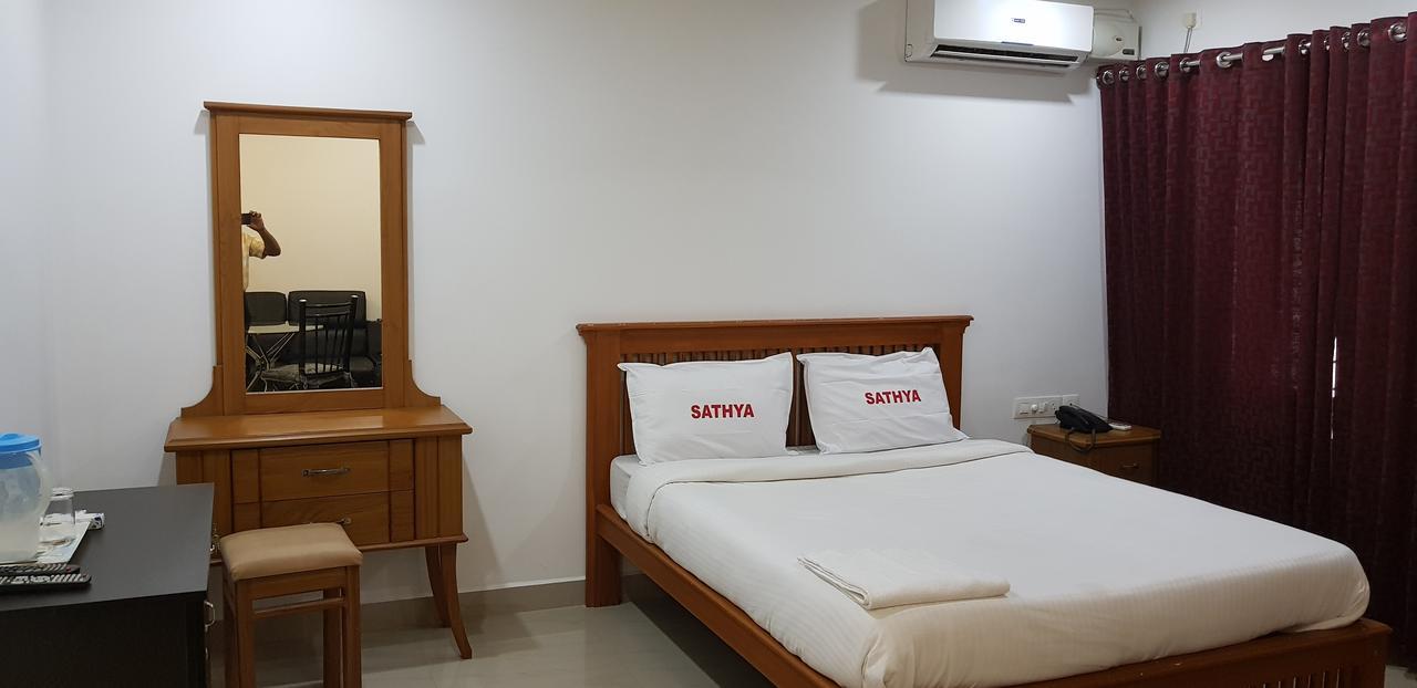 Sathya Inn Guruvayur Exterior photo